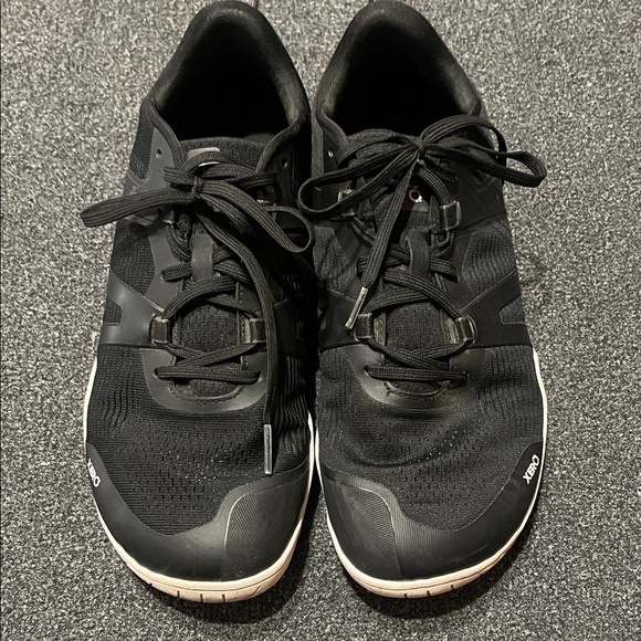 Men's Xero Size 9 Black Athletic Shoes - Picture 1 of 3